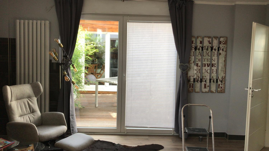 Others 5, Stadtvilla Intzeplatz - Apartment Rugen, Remscheid