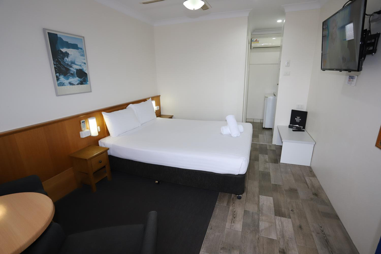 Bedroom 13