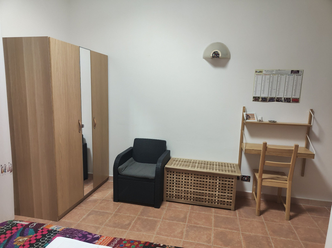 Bedroom 3, Beteya Hostel Don Bosco, Catania