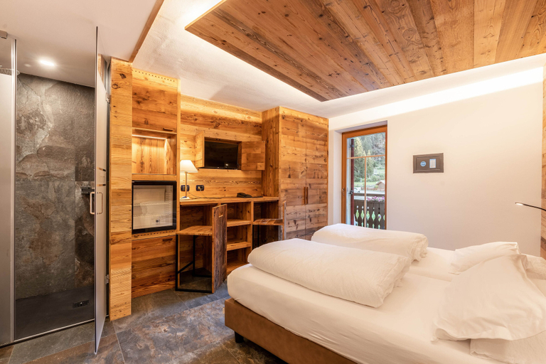 Bedroom 3, Hotel Majon Miramonti, Trento