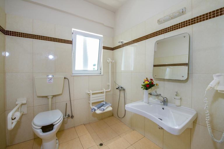 Bathroom 5, Toxo Hotel, Crete