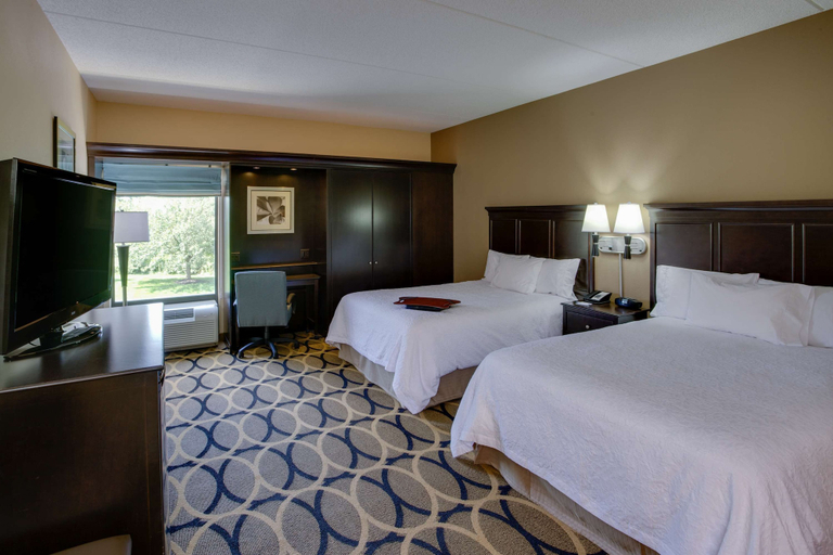 Bedroom 4, Hampton Inn Harrisburg/Grantville/Hershey, Dauphin