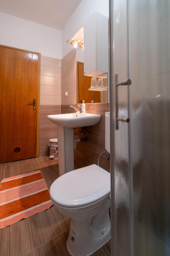 Bathroom 4, Guesthouse Rose, Sarajevo