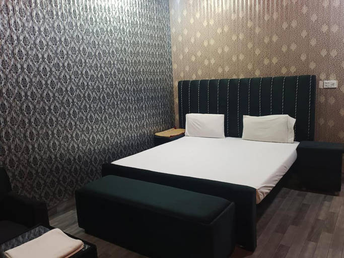 Bedroom 3, Hotel Sareena Residence, Multan