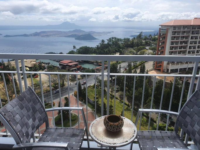 Others 2, Panoramic View of Taal 1727 SMDC with wifi and free Indoor parking, Tagaytay City