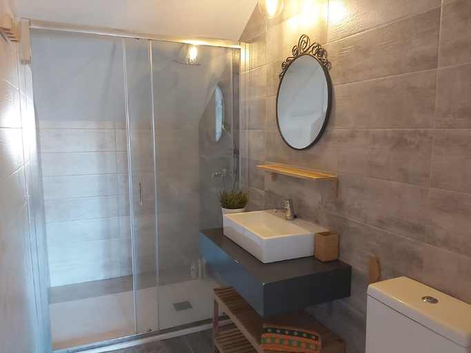 Bathroom 4, Bnbook Medea Apartments, Málaga