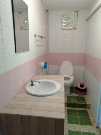 Bathroom 2, Phusambig Resort Koh Mook, Kantrang