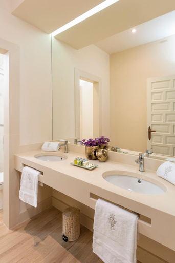 Bathroom 5, Palacio Bucarelli, Sevilla