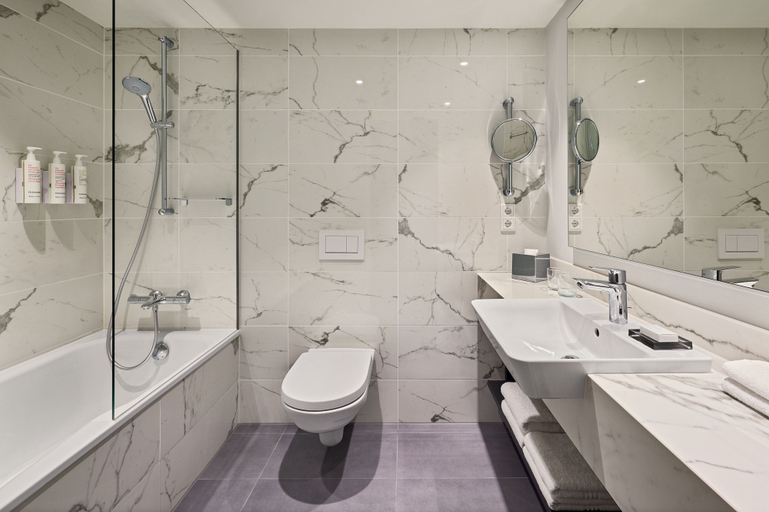 Bathroom 5, Hamburg Marriott Hotel, Hamburg