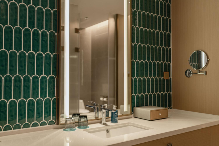 Bathroom 16
