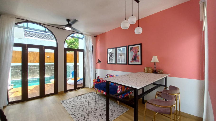 Dining Room 12