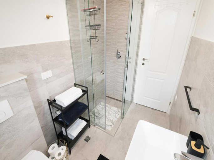 Bathroom 1, Guest House Mistral, Ražanac