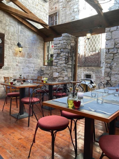 Food & Drinks 5, Dragazzo Studio, Trogir