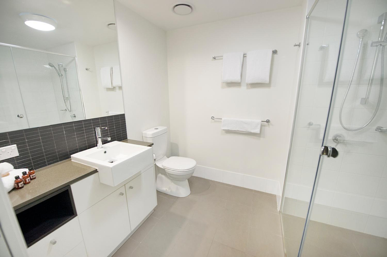 Bathroom 4, Curtis Central Apartments, Gladstone