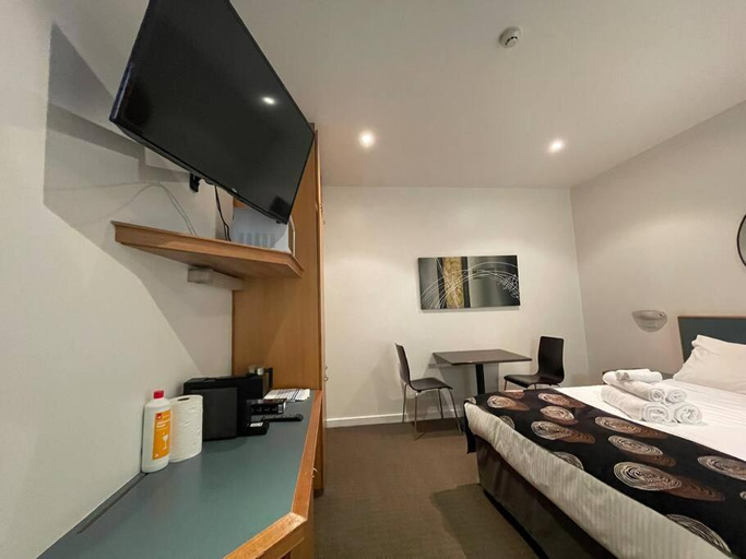 Others 3, 408 Lovely one BR ex hotel ensuite room in city, Adelaide