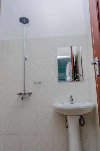 Bathroom 2, Royal Wonders Hotel, Moshi Urban