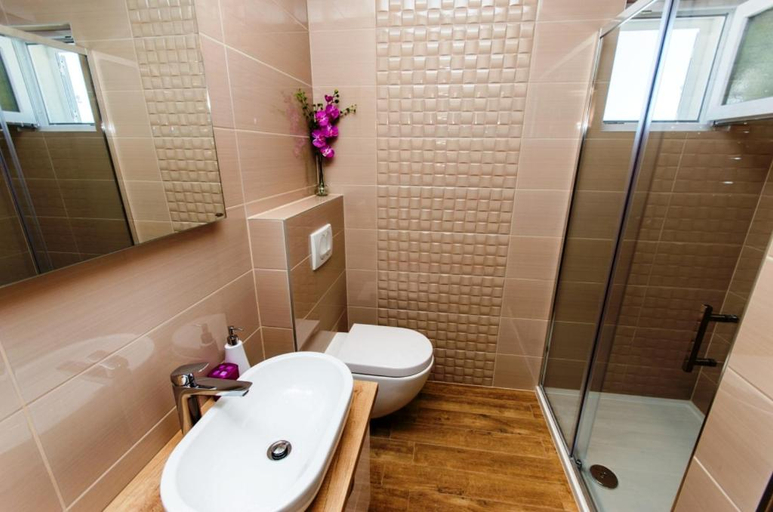 Bathroom 4, Apartments Ursic MB, Brela