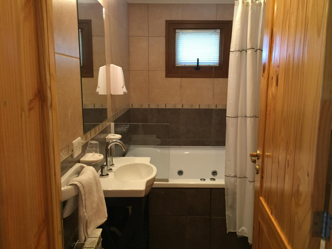 Bathroom 18