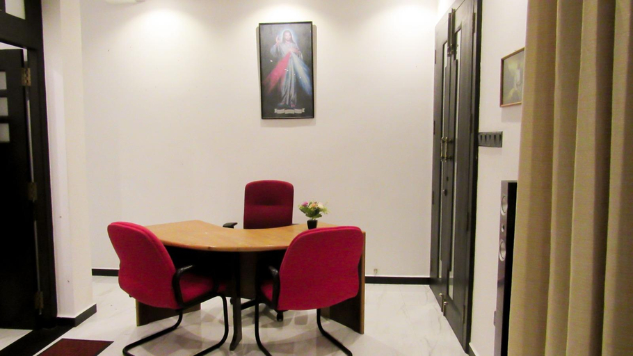 Public Area 2, Airport Faith Hotel, Katana