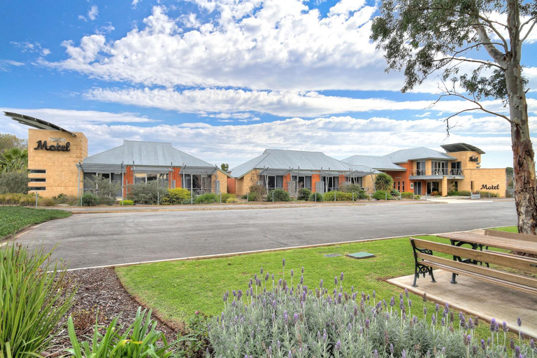 Others 3, Strath Motel, Alexandrina- Strathalbyn