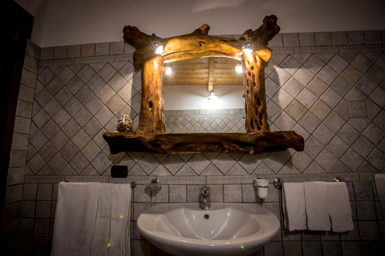 Bathroom 3, Al Belvedere Salina, Messina
