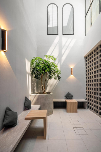Others 5, Muntri Maison, Penang Island