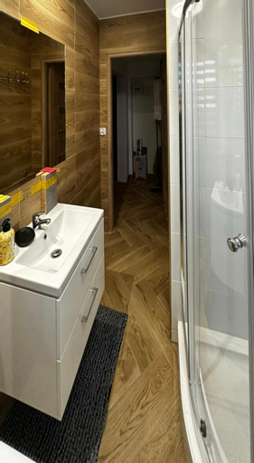 Bathroom 15