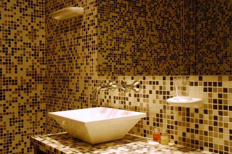 Bathroom, Bohemia Hotel Boutique, Capital