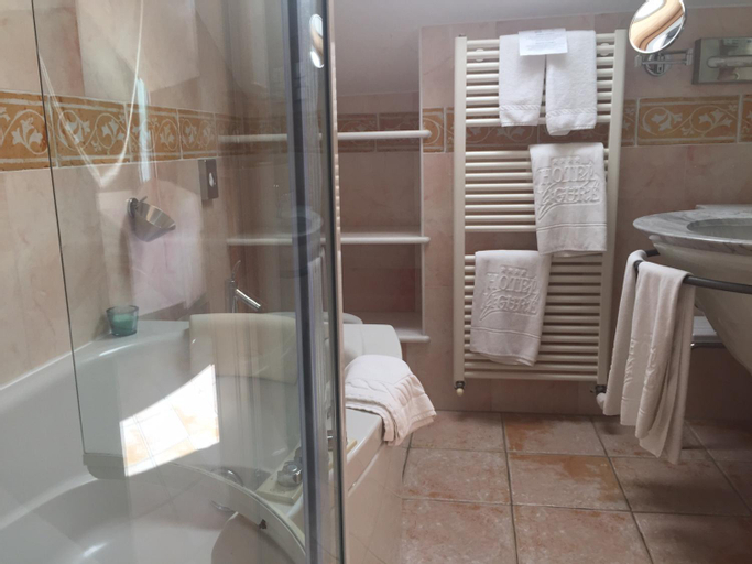 Bathroom 4