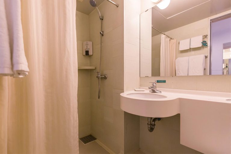 Bedroom 4, Jinjiang Inn Shenzhen Huanggang Port Huangcheng Sq, Shenzhen