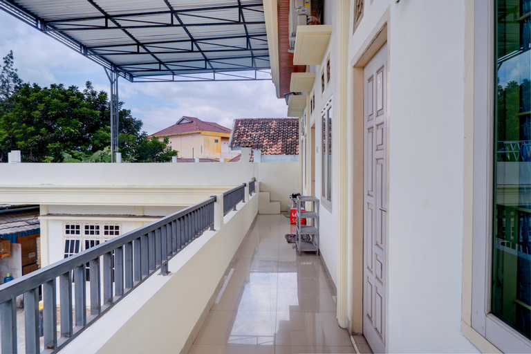 Others 4, OYO Life 92637 Kost Arya Exclusive, Jambi
