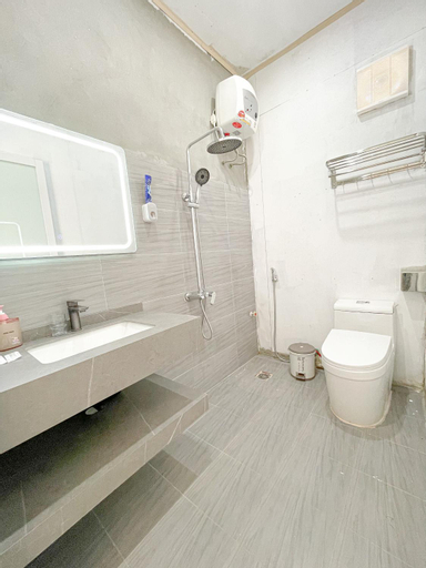 Bathroom 15