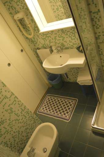 Bathroom 4