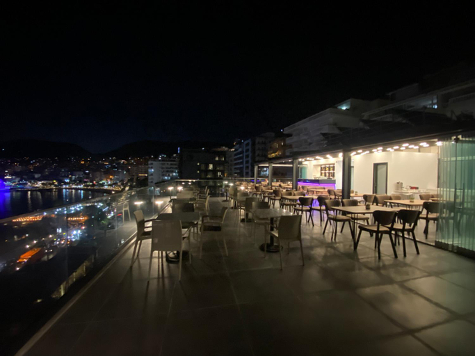 Food & Drinks 5, Julia Hotel, Sarandës