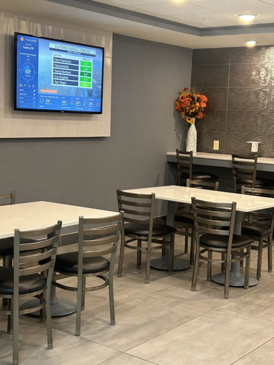 Food & Drinks 5, Baymont By Wyndham Ft. Leonard/Saint Robert, Pulaski