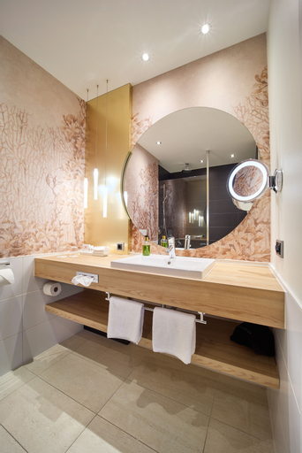 Bathroom 16