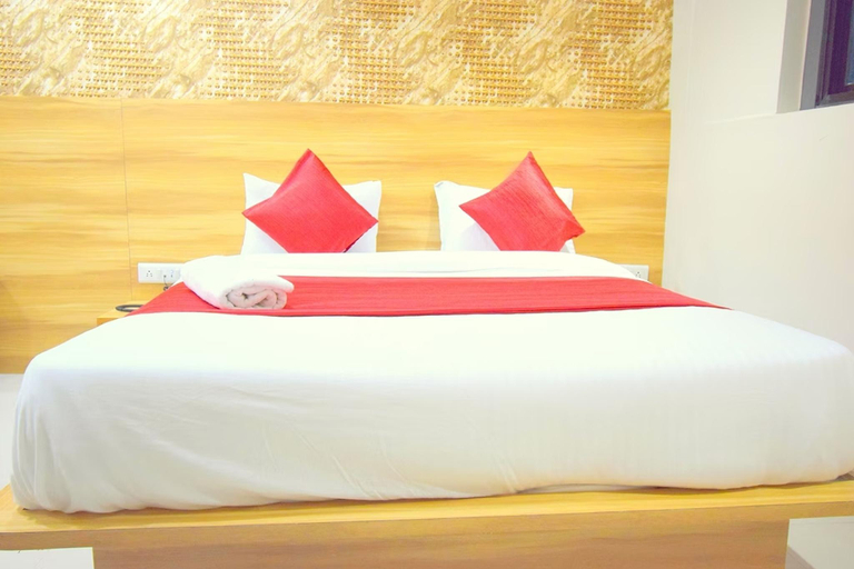 Bedroom 2, Hotel Galaxy Inn, Ahmadabad