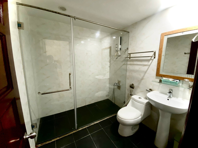 Bathroom 3, Hotel Quynh Anh, Binh Tan