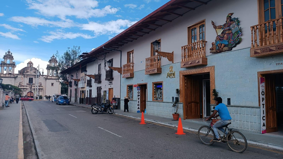 Exterior & Views