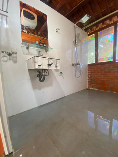 Bathroom 12