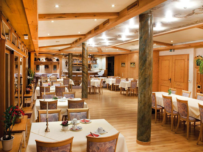 Food & Drinks 3, Hotel Kreuz Gastehaus und Lauchertbar mit Terrasse, Sigmaringen
