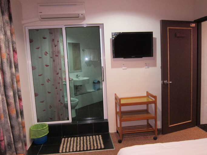 Bedroom 5, Oriental Inn, Kuching