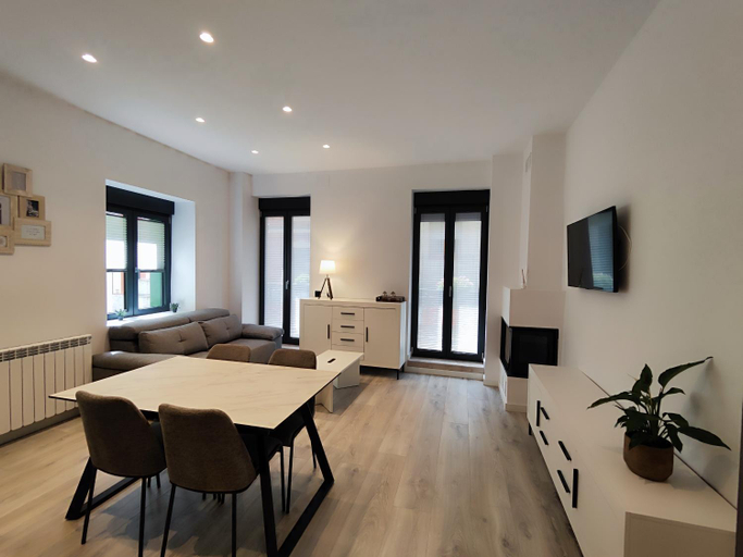 Others 5, Apartaments El Trevol, Girona