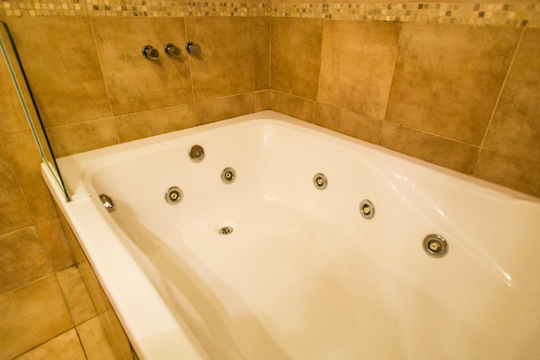 Bathroom 13
