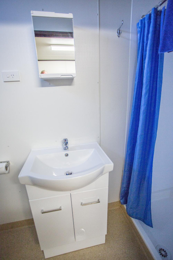 Bathroom, Leichhardt Accommodation, Mount Isa
