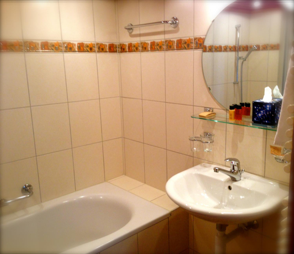Bathroom 3, Auberge de la Poste Les Diablerets, Aigle