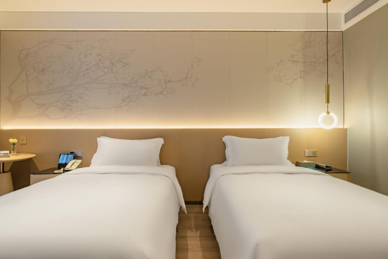 Bedroom 16