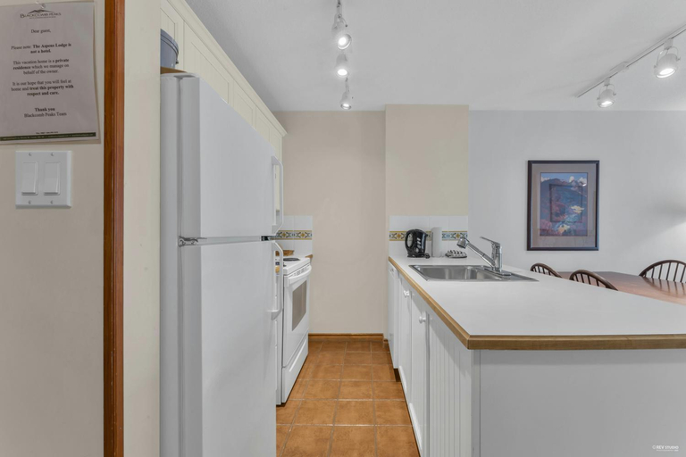 Others 5, Best ski in ski out condo #3 in Aspens, Squamish-Lillooet