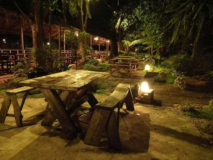 Food & Drinks 4, Young Coconut Garden Home Resort, Amphawa