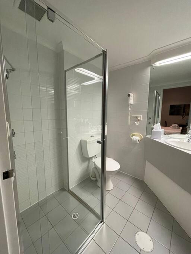 Others 2, 408 Lovely one BR ex hotel ensuite room in city, Adelaide